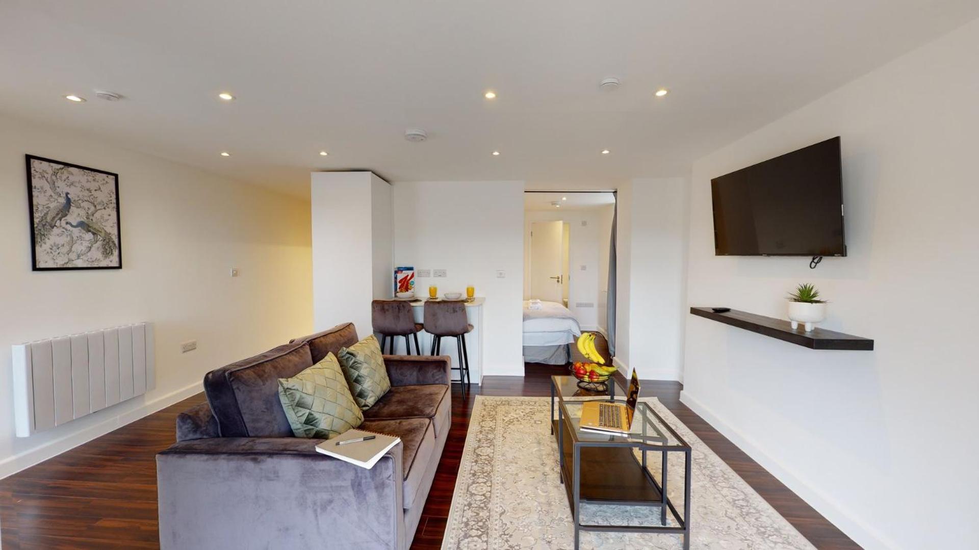 Stylish Apartment W/ Private Garden - Dog Friendly 뉴포트 외부 사진